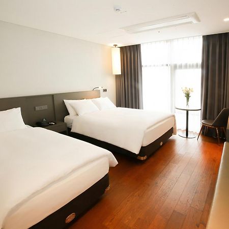 Westernlife Hotel Iksan Oda fotoğraf
